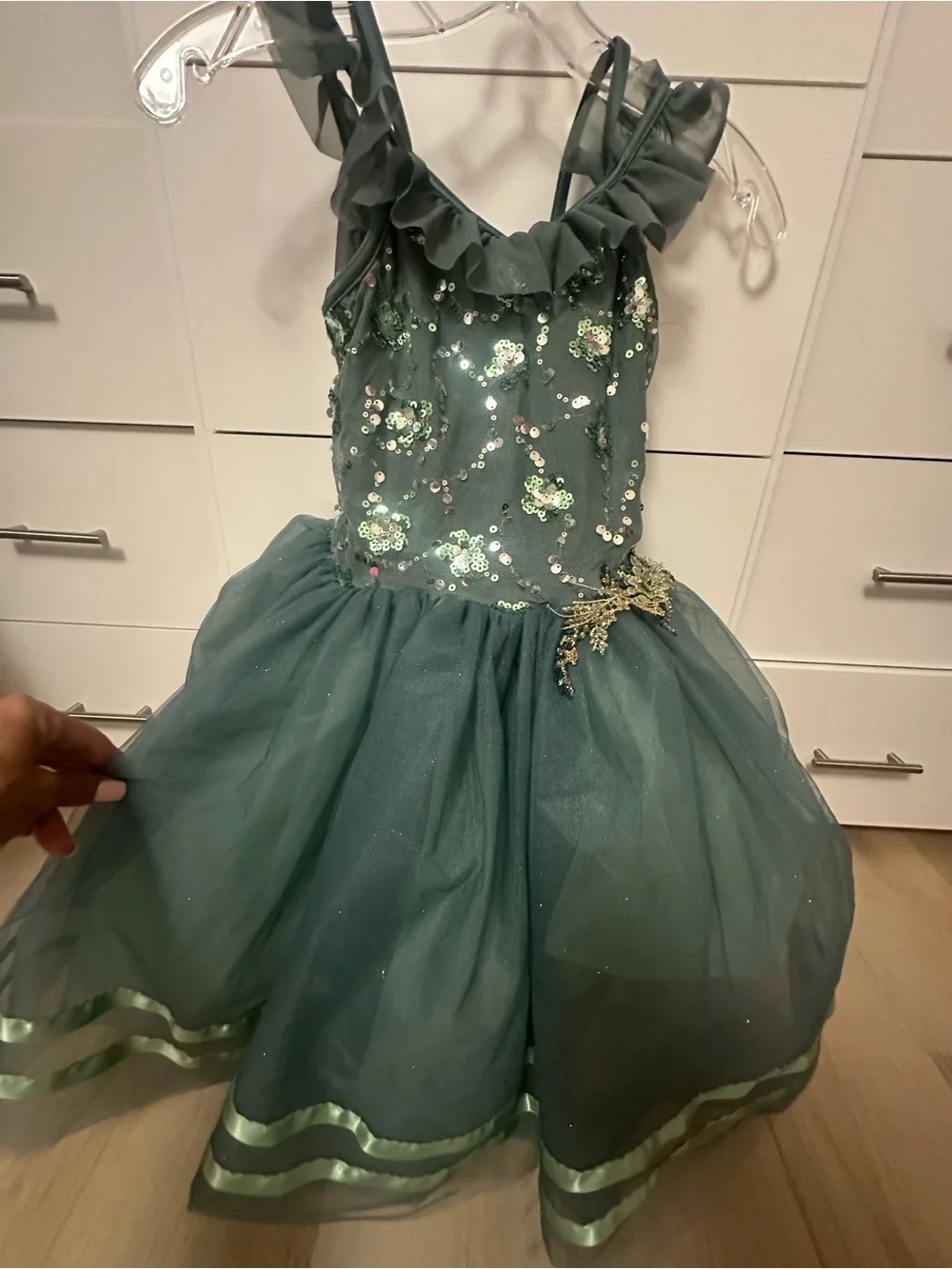 Kids Custom Green Sequin Tulle Costume / Dance Dress size 9/10